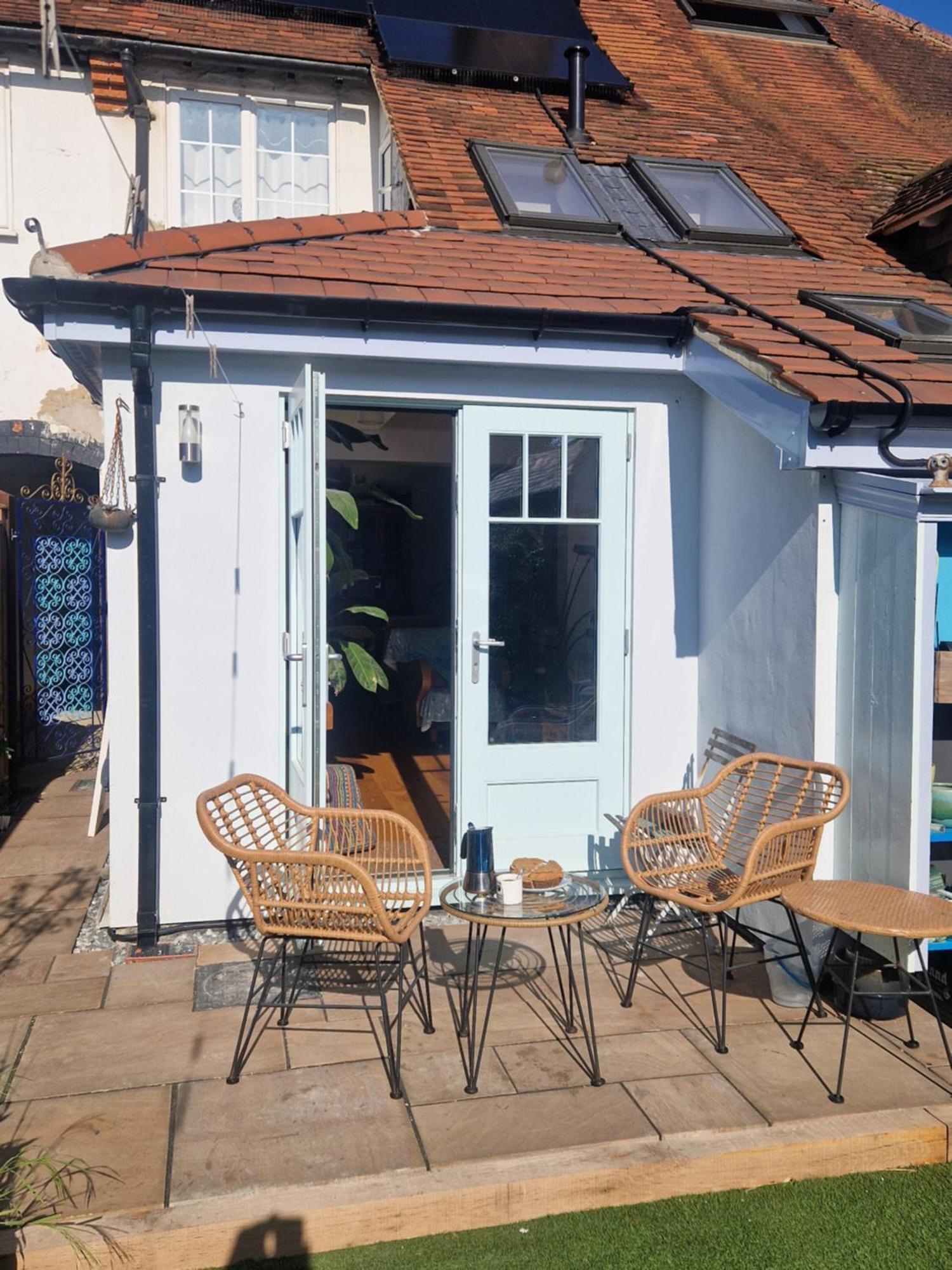 Lotus Pod House Homestay Horsell Buitenkant foto